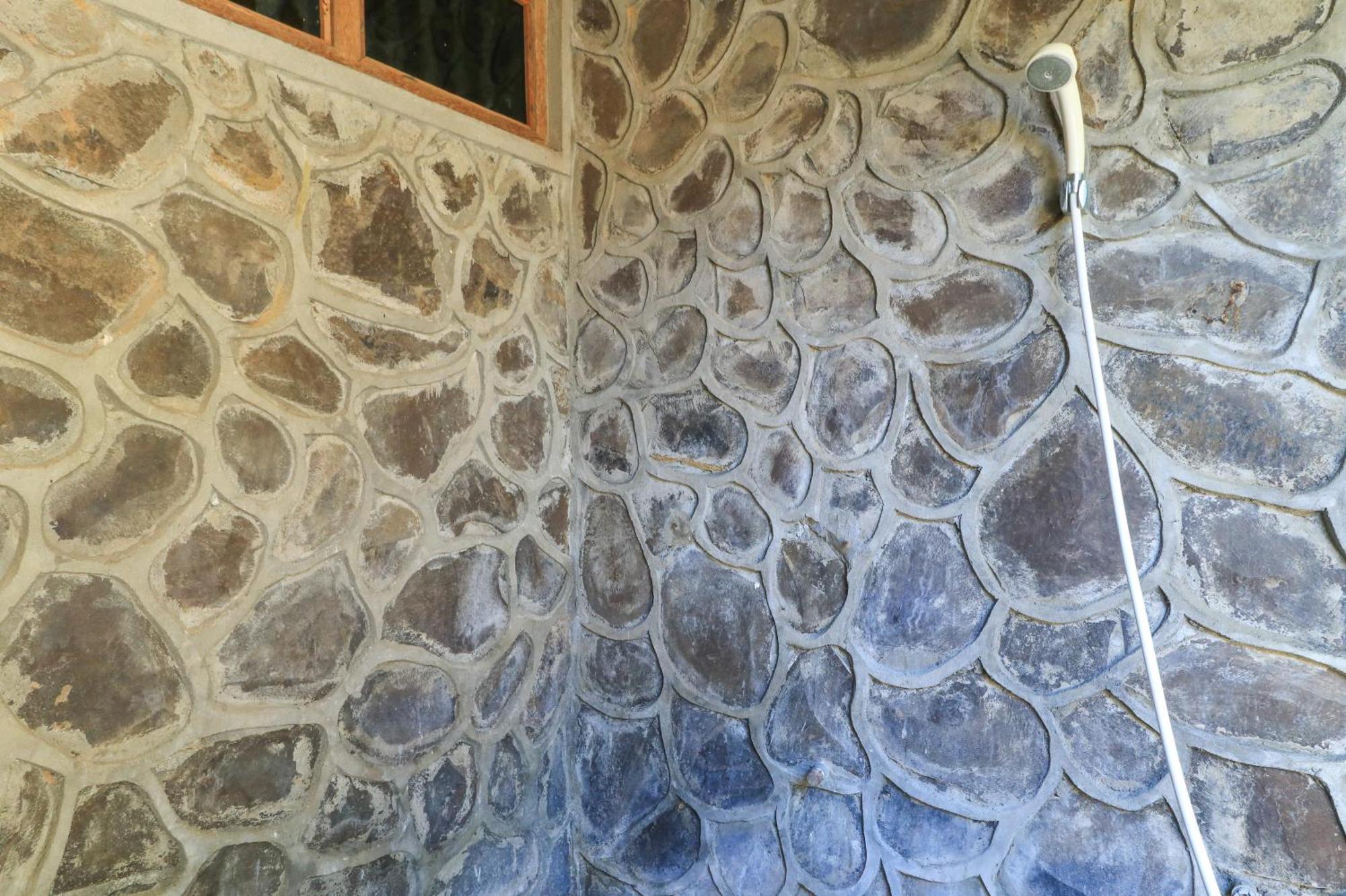 ホテル タラ バー&レスト エアー サニ Kubutambahan  部屋 写真